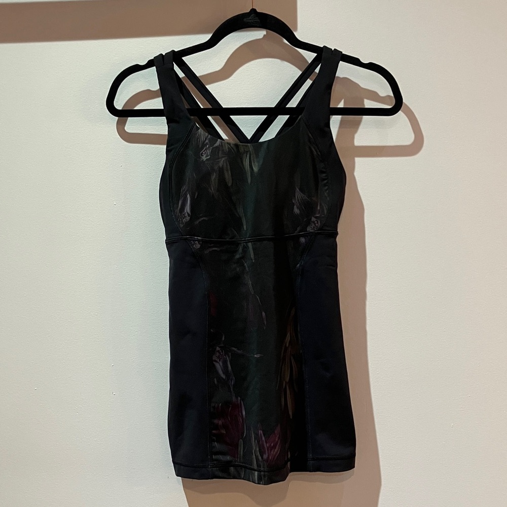 {like new} Lululemon tank | Size 6